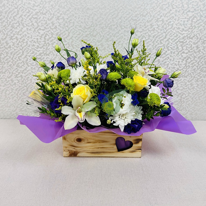 Композиция из ярких цветов Иллюзия